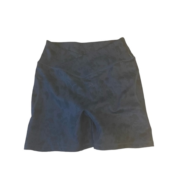 Alphalete Suface Power shorts - Picture 1 of 6